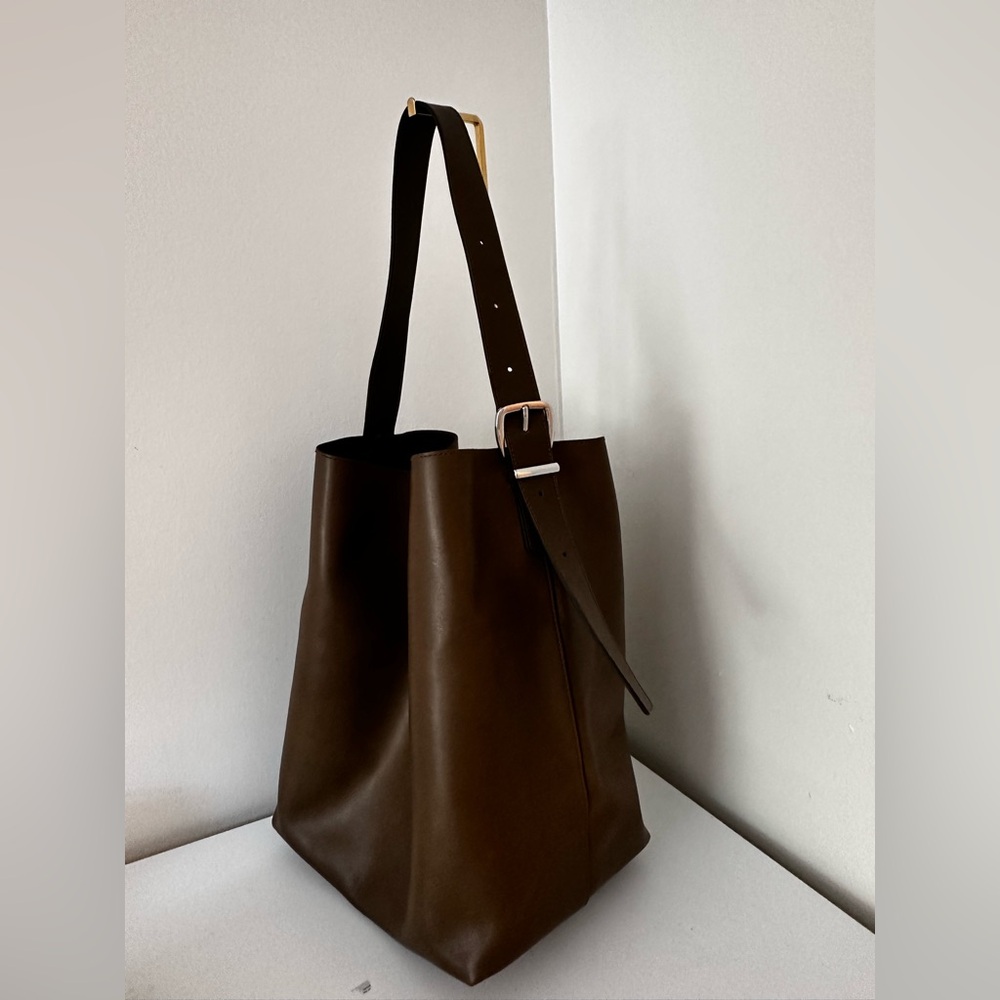Madewell aged olive XL bucket tote - Picture 4 of 15